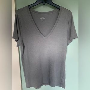 J. Crew Vintage Cotton V Neck Short Sleeve T-shirt army green size XL